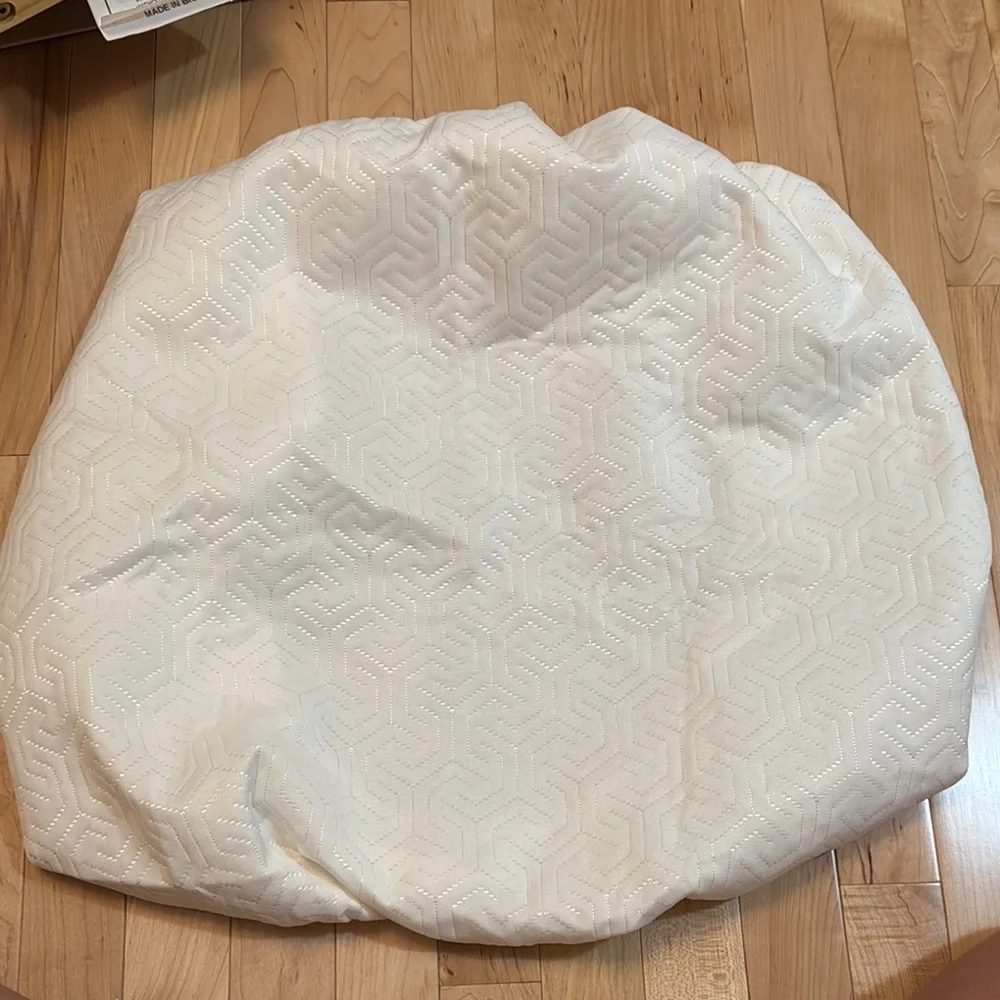 Nestig Set of 2 Waterproof Mini Mattress Covers and sheets